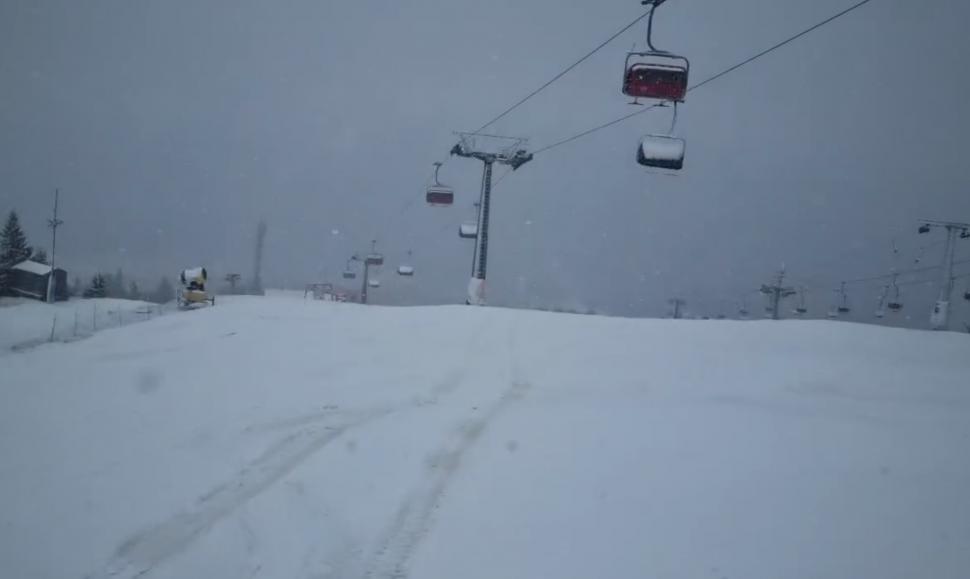 Ninge ca-n poveşti la munte! Stratul de zăpadă are deja câţiva centimetri 890347