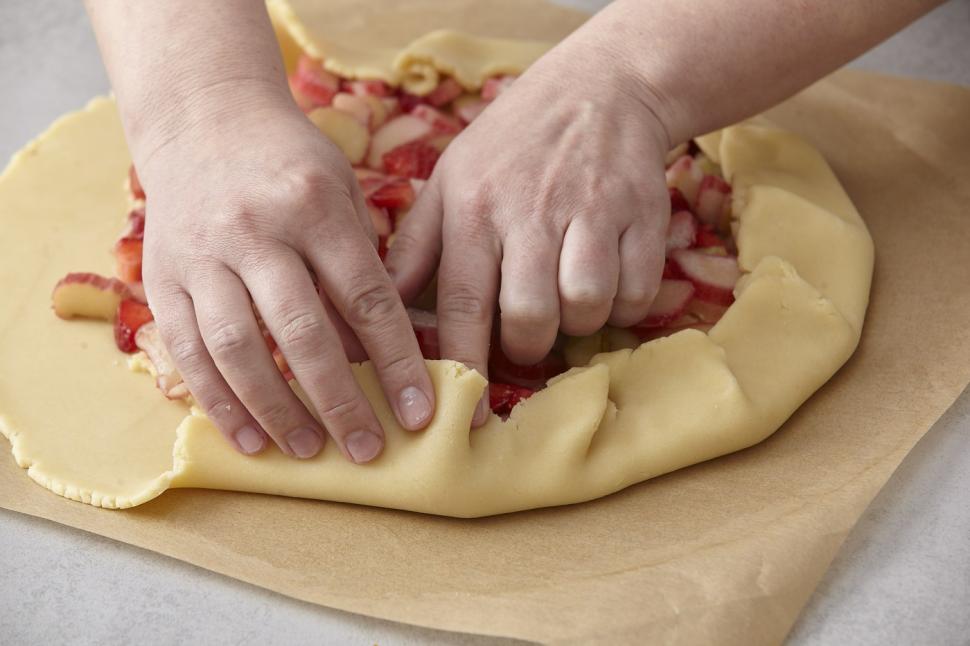 Tartă cu fructe și aluat fraged, fără zahăr. Rețeta unui desert de casă delicios și ușor de preparat 890050