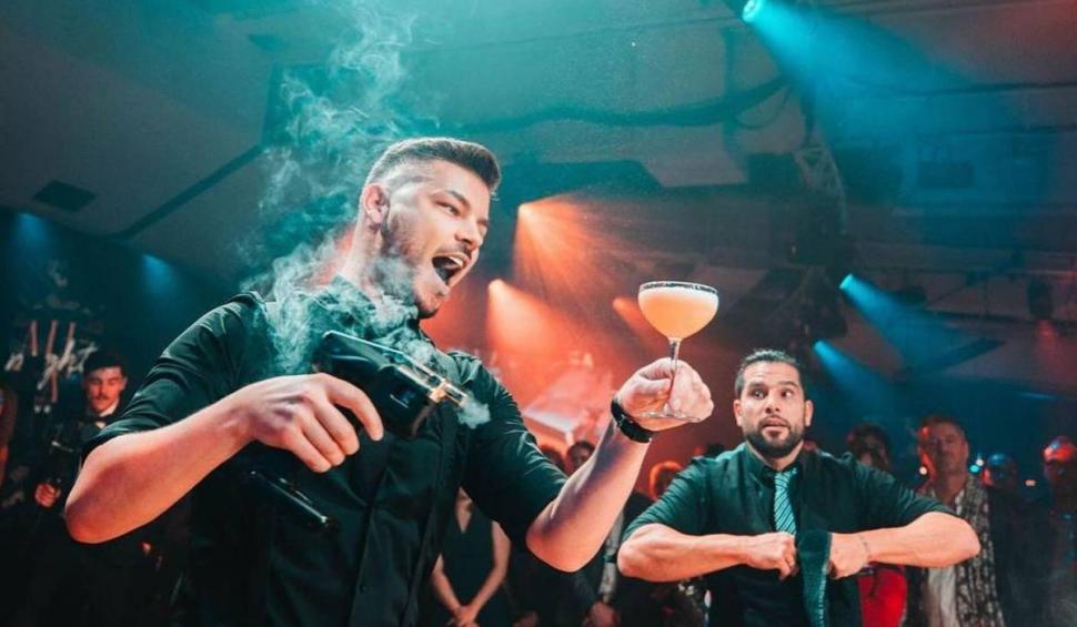 El este Valentin, singurul român care a fost la extravaganta petrecere din India. Mark Zuckerberg și Bill Gates, pe lista invitaților 890231