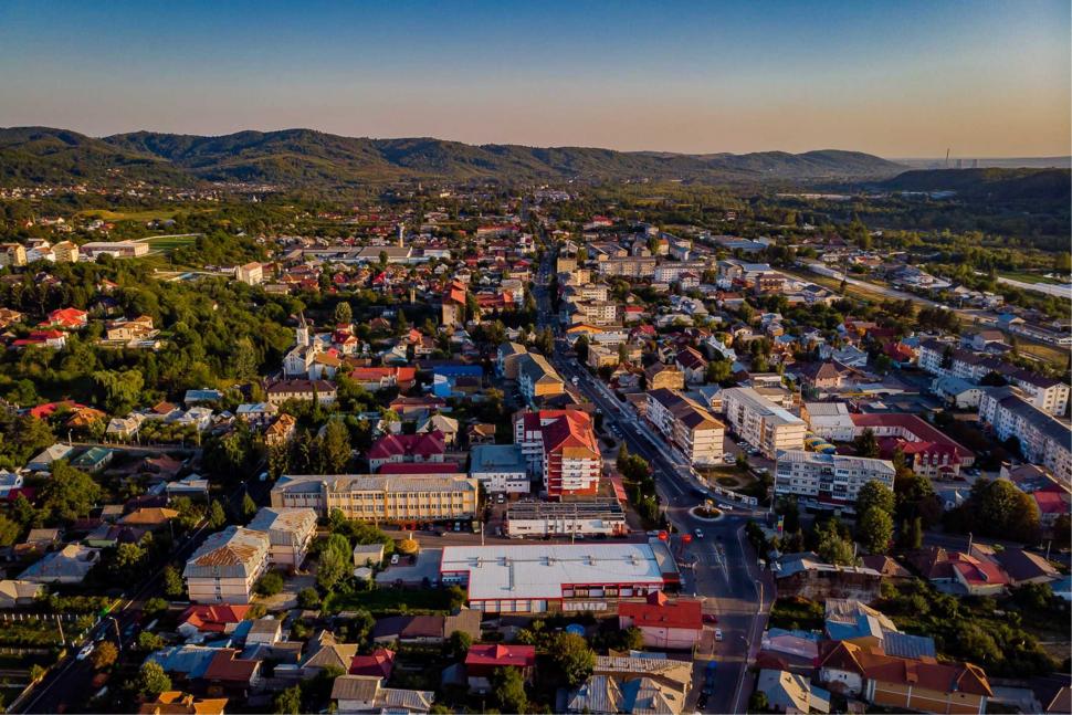 Orașul aflat la două ore de București unde preferă să se mute tot mai mulți tineri. Preţul unei case vechi porneşte de la 30.000 de euro 890641