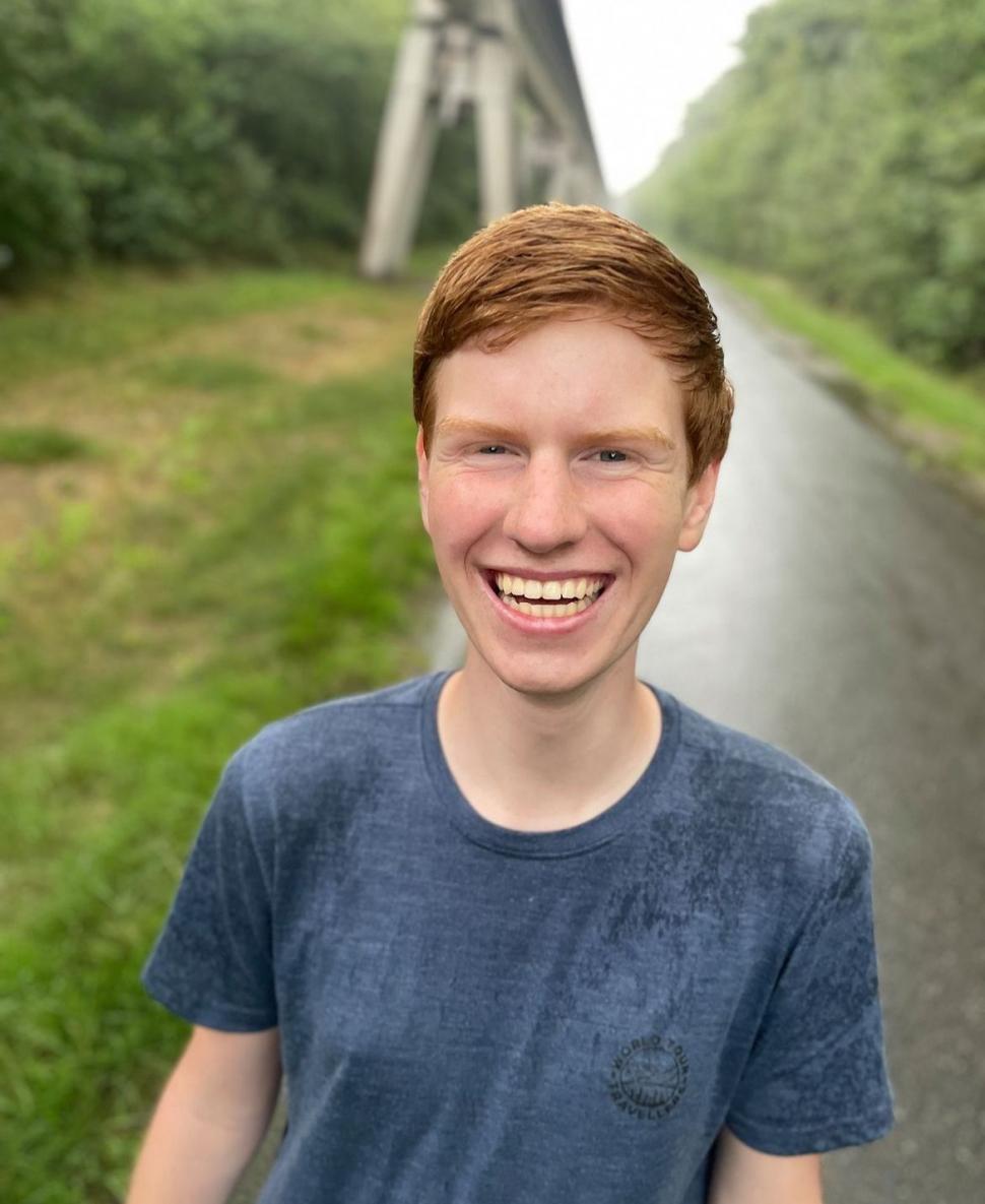 Povestea tânărului de 17 ani care a plecat de acasă pentru a trăi în tren: ”Mi-am părăsit părinții. Călătoresc și vizitez o mulțime de țări”  890486