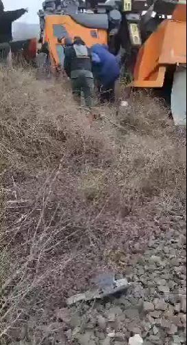 Accident cu trei morți la Sibiu. Un camion a căzut de pe un pod pe calea ferată 890787