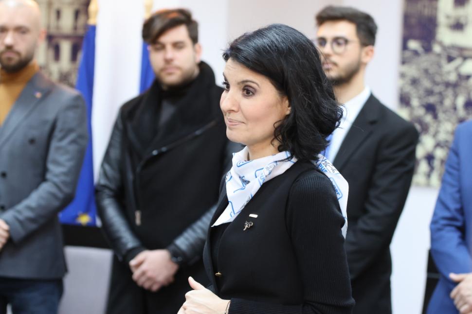 Dezbatere cu tinerii umaniști despre cât de importantă este comunicarea în politică 890812