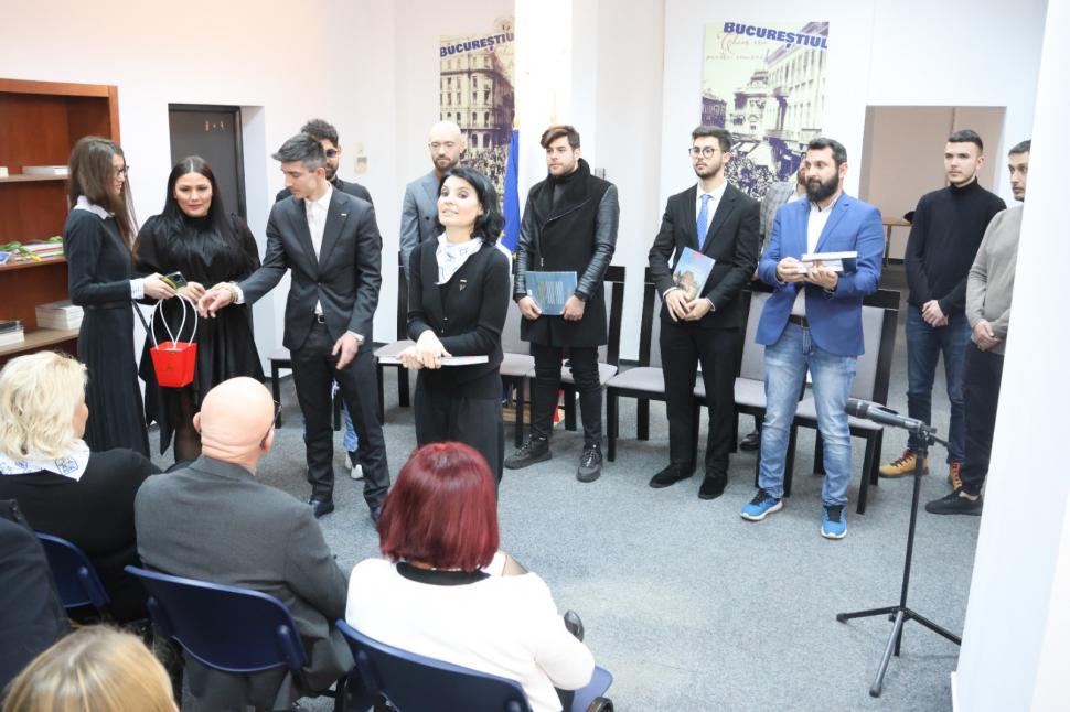 Dezbatere cu tinerii umaniști despre cât de importantă este comunicarea în politică 890813