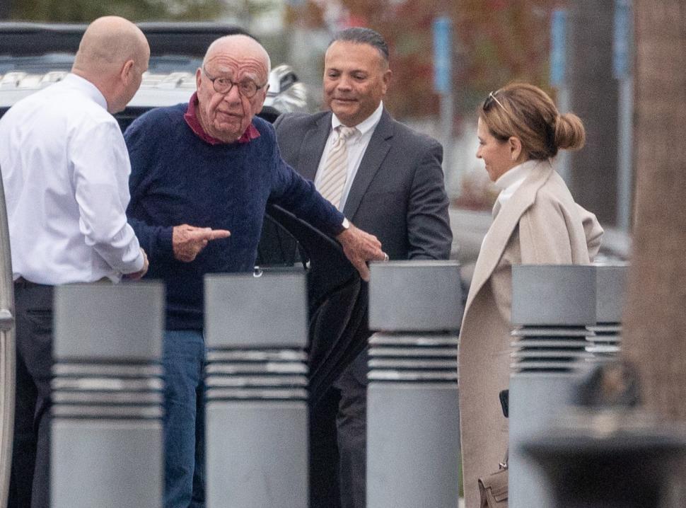 Miliardarul american Rupert Murdoch s-a logodit din nou, la 92 de ani. Și-a cunoscut viitoarea mireasă prin una dintre fostele soții 890846