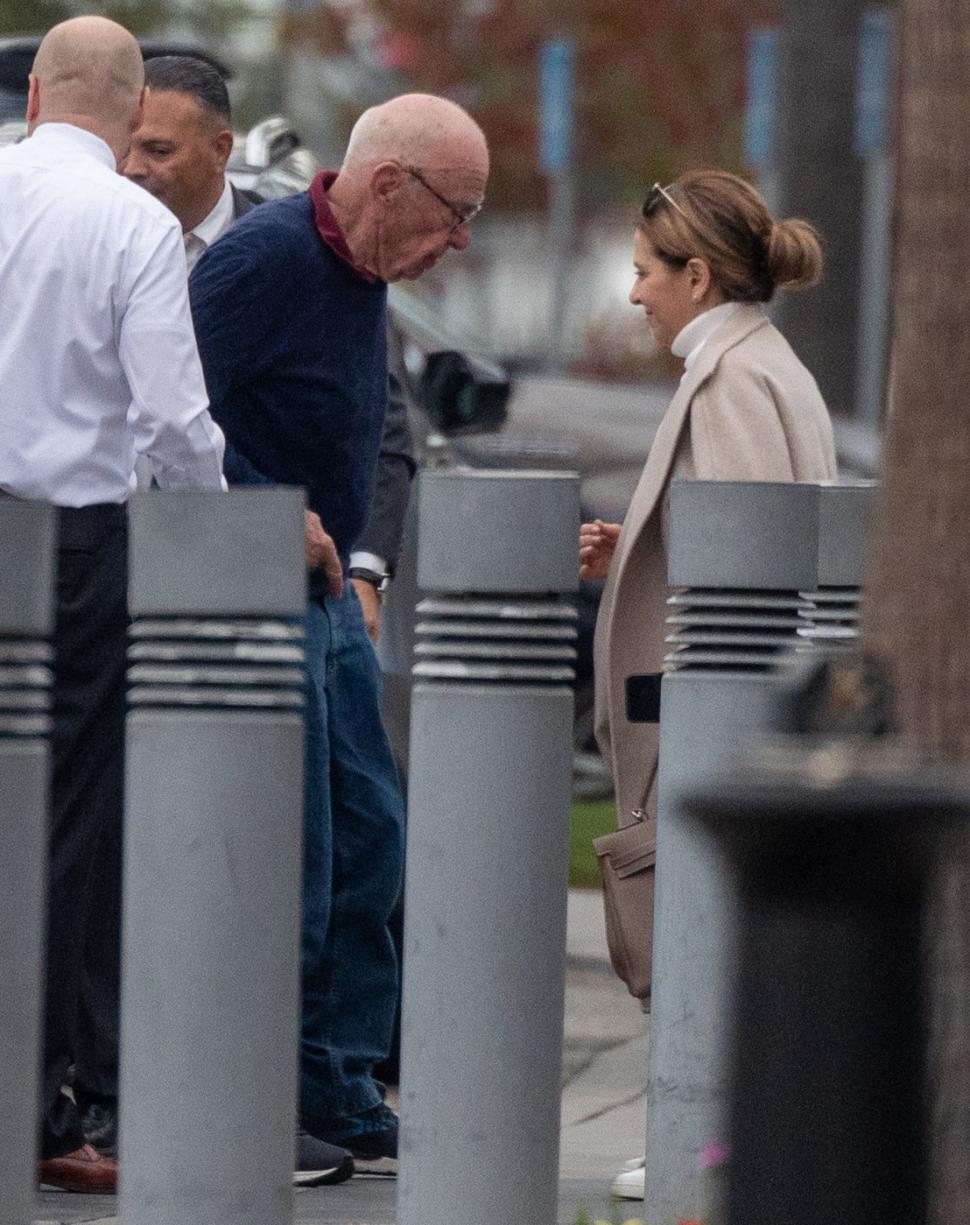 Miliardarul american Rupert Murdoch s-a logodit din nou, la 92 de ani. Și-a cunoscut viitoarea mireasă prin una dintre fostele soții 890847