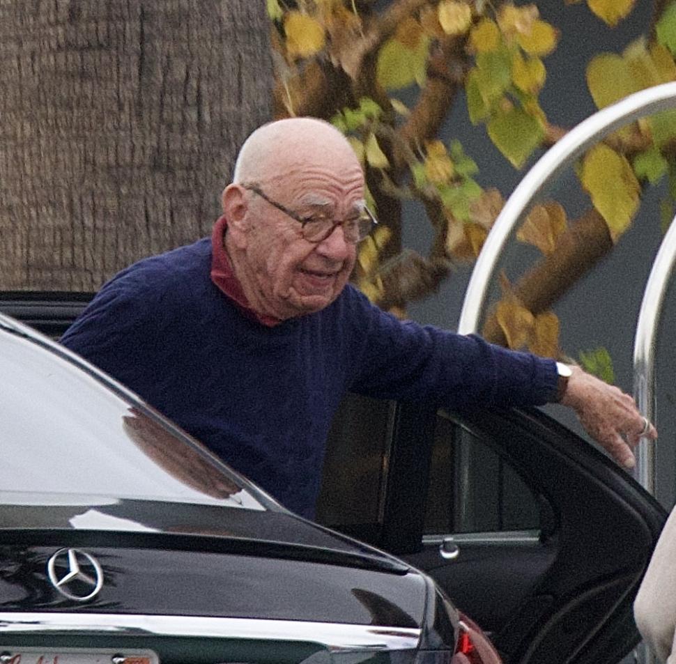 Miliardarul american Rupert Murdoch s-a logodit din nou, la 92 de ani. Și-a cunoscut viitoarea mireasă prin una dintre fostele soții 890848