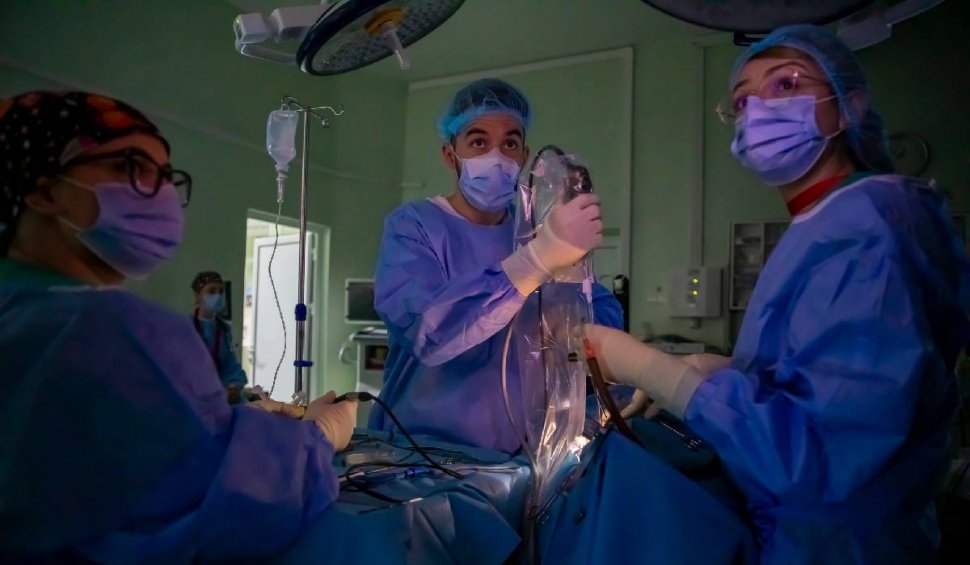 Prima operație pe creier prin pleoapă a avut loc la Spitalul Militar Central din Capitală
