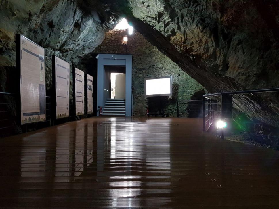 Locul din România unde au fost ascunse peste 200 de tone de aur. "S-au răsturnat câteva casete în râu, au fost recuperate până la ultima monedă" 891276