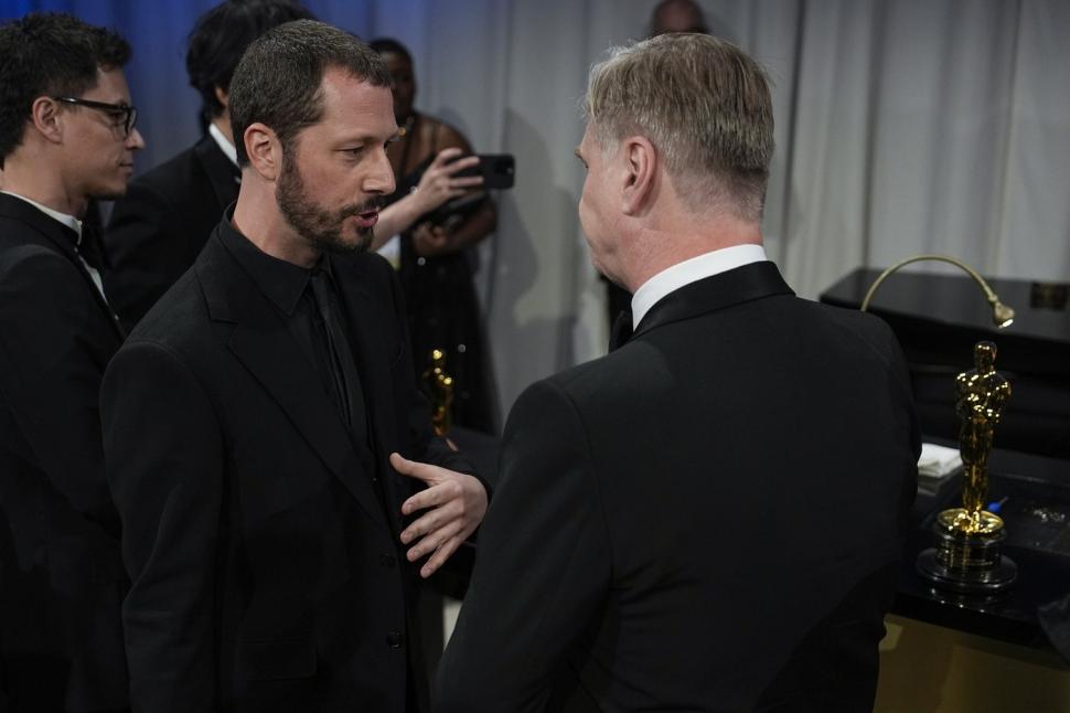 Câștigător la Premiile Oscar 2024: "Sunt primul regizor care nu și-ar fi dorit să fie pe această scenă" 891193