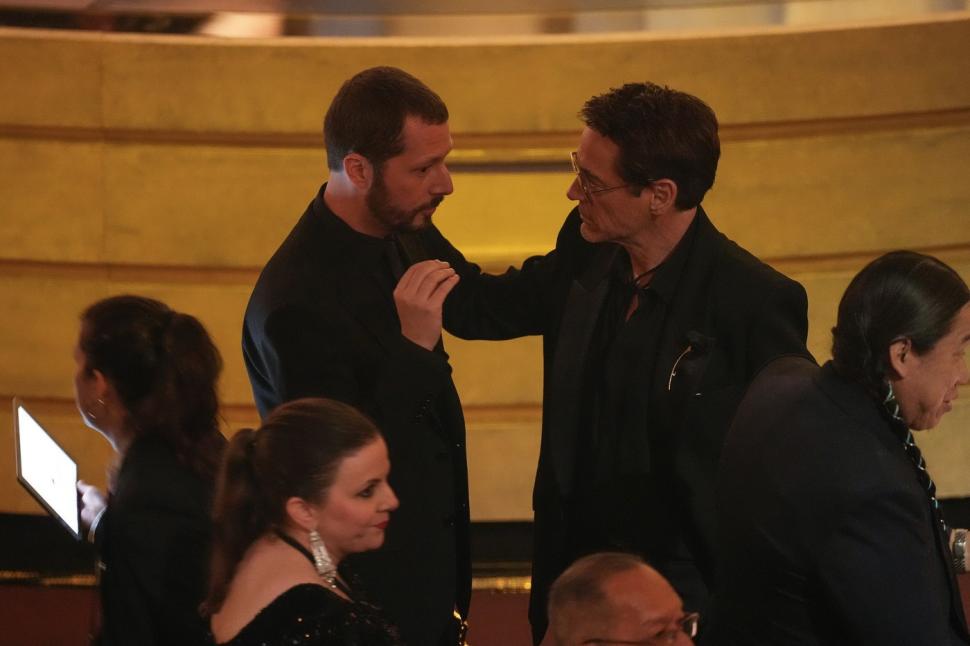 Câștigător la Premiile Oscar 2024: "Sunt primul regizor care nu și-ar fi dorit să fie pe această scenă" 891195