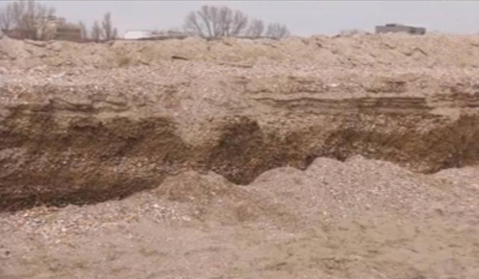 Fenomen uluitor pe plajă în Mamaia. Ce spun specialiștii despre apariția dunelor de nisip 891177