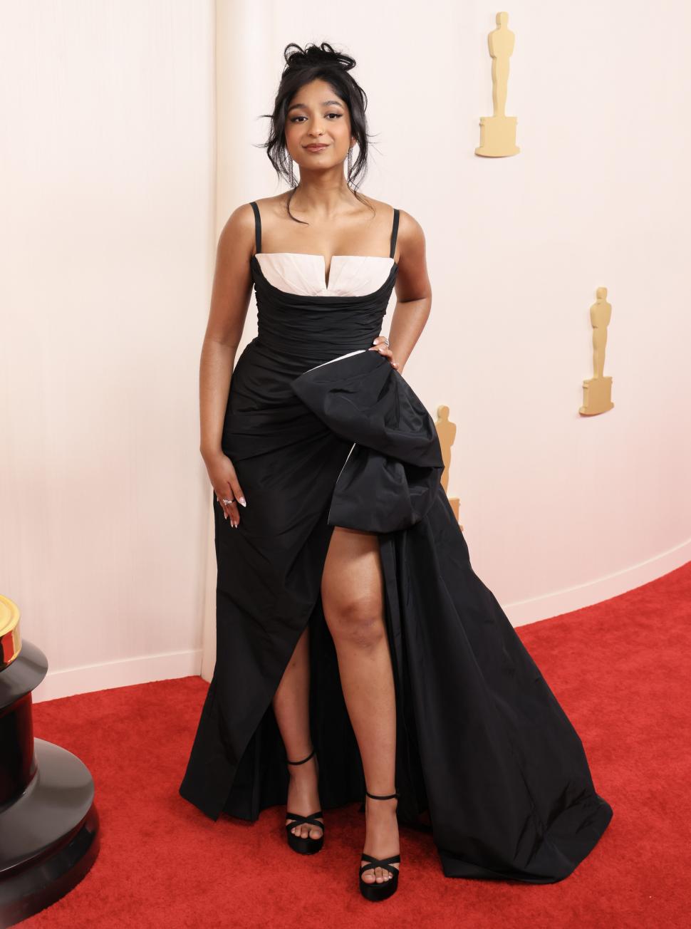 Cele mai spectaculoase ţinute şi momente de la Gala Premiilor Oscar 2024. Apariţiile care au atras toate privirile 891117