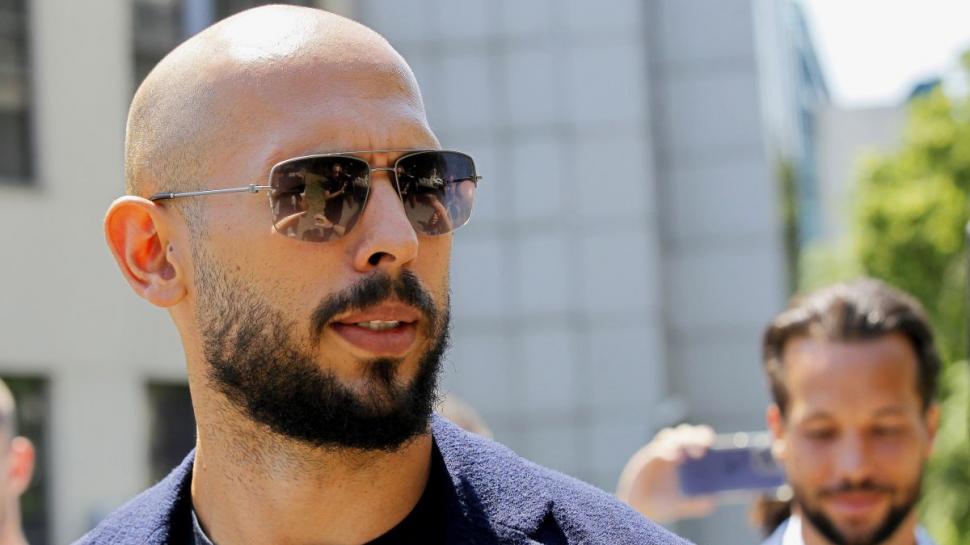 Fraţii Tate au fost puşi în libertate. Judecătorii amână extrădarea lor în Marea Britanie 891472