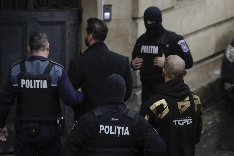 Frații Tate, reținuți din nou în baza unor mandate europene de arestare emise de Marea Britanie 891374