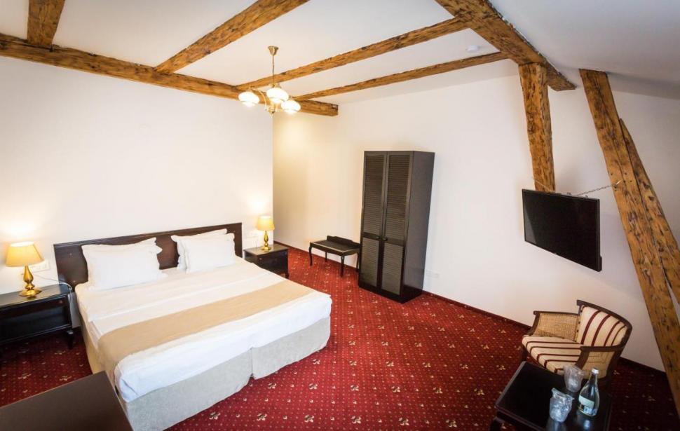 Cât costă o noapte de cazare la hotelul Simonei Halep din Braşov. Preţurile cresc pe perioada verii 891442