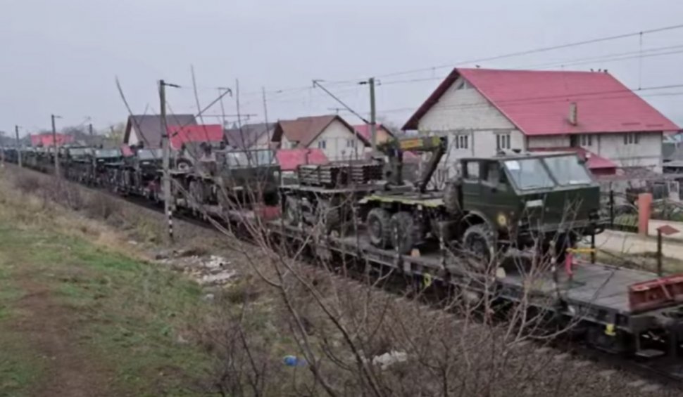 Un tren CFR Marfă cu lansatoare de rachete ar fi fost filmat la granița cu Ucraina