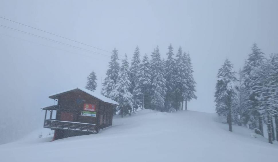 Ninge în Poiana Brașov. Stratul de zăpadă depus depășește 20 de centimetri 891541