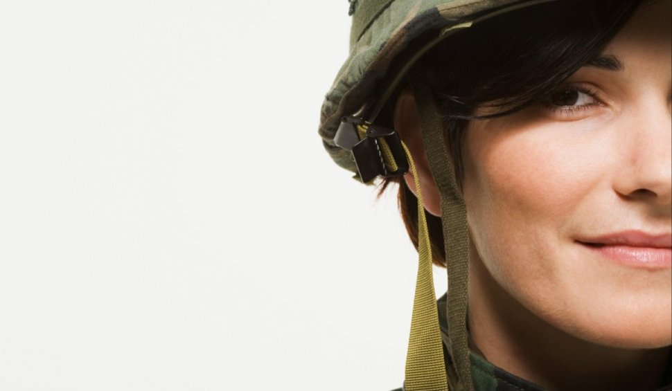 "Ne reînarmăm pentru a evita războiul" | Serviciu militar obligatoriu pentru femei într-o ţară din Europa