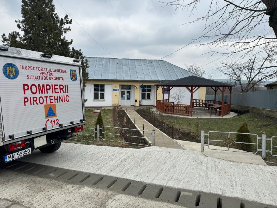 Un elev de clasa a 8-a a venit cu un obuz la școală, în Galați. Autoritățile intervin la fața locului 891875