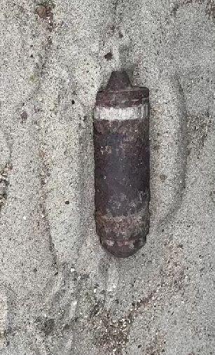 Un elev de clasa a 8-a a venit cu un obuz la școală, în Galați. Autoritățile intervin la fața locului 891876