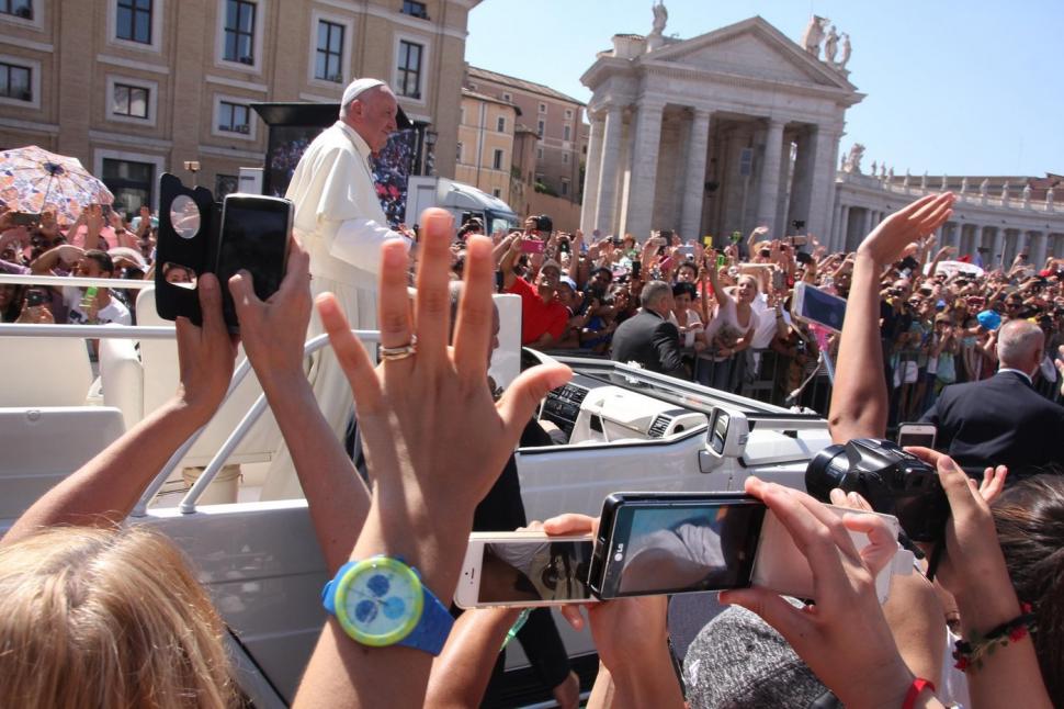 Papa Francisc, dezvăluiri în autobiografia sa: "Am fost orbit de o fată. Avusesem deja o iubită înainte" 891771