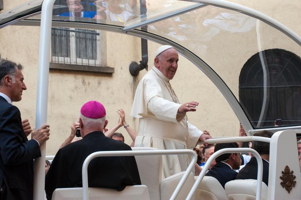 Papa Francisc, dezvăluiri în autobiografia sa: "Am fost orbit de o fată. Avusesem deja o iubită înainte" 891772