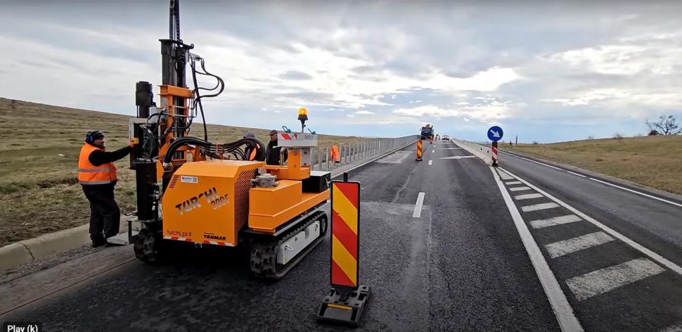 Au fost montate noile sisteme de parapet mobil pe DN1. CNAIR: "Este unul dintre cele mai sigure" 891889