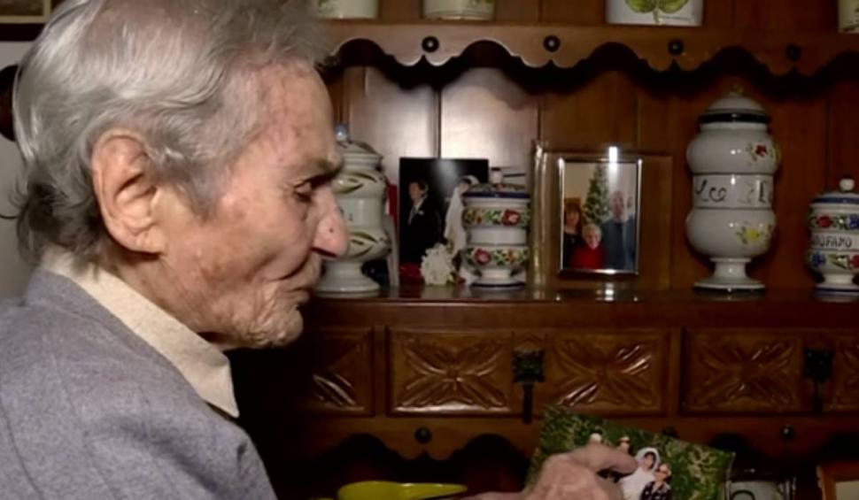 Ea este șoferița în vârstă de 103 ani care a gonit cu mașina, noaptea, fără permis și asigurare, la niște prieteni 891849