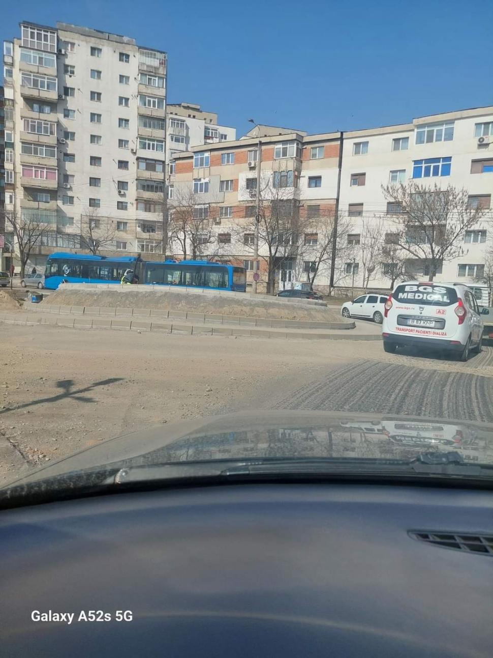 Dorel lovește din nou, la Buzău. Muncitorii au construit un sens giratoriu strâmb | "Proiectantul nu a realizat că poate ieși o lucrare urâtă" 891980