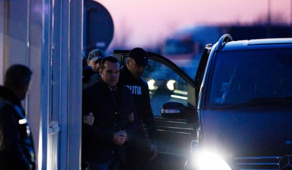 Cătălin Cherecheş, primarul fugar din Baia Mare, a fost adus în România pentru a-şi ispăşi pedeapsa 892713