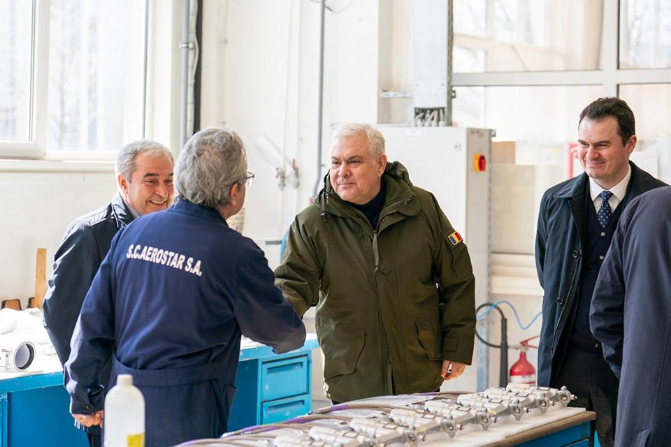 Angel Tîlvăr, ministrul Apărării: "Avioanele F-16 vor avea parte de mentenanță la cele mai înalte standarde" 892824