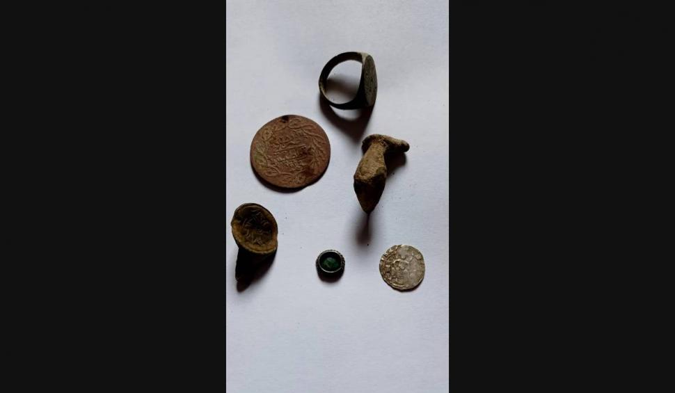 Recompensa primită de un bărbat după ce a găsit brățări de aur tracice cu un detector de metale: "Sunt mulțumit de sumă" 893178