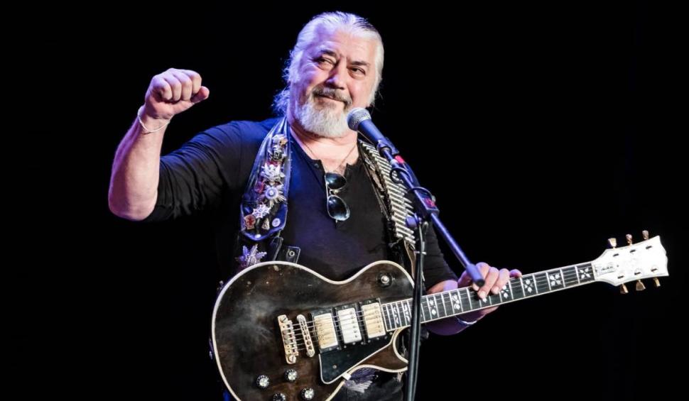 Solistul trupei Phoenix, operat de urgență pe creier. Colegii lui Nicu Covaci: "Hai, înapoi pe scenă!" 893378