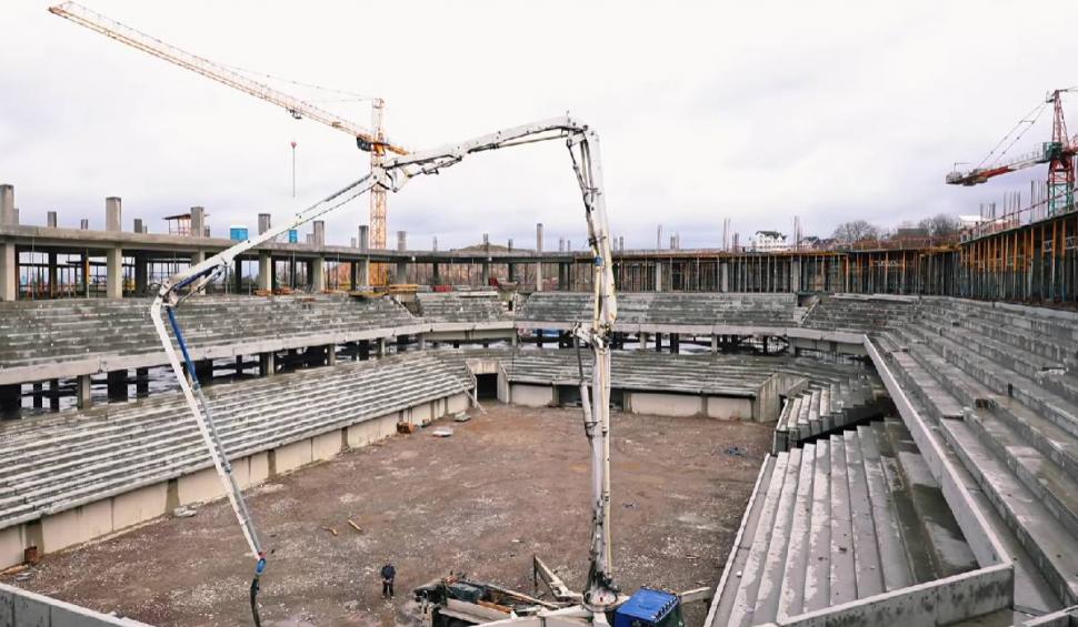 Orașul în care se construiește cea mai mare Sală Polivalentă din România. Imagini de pe șantier cu grandioasa clădire 893464