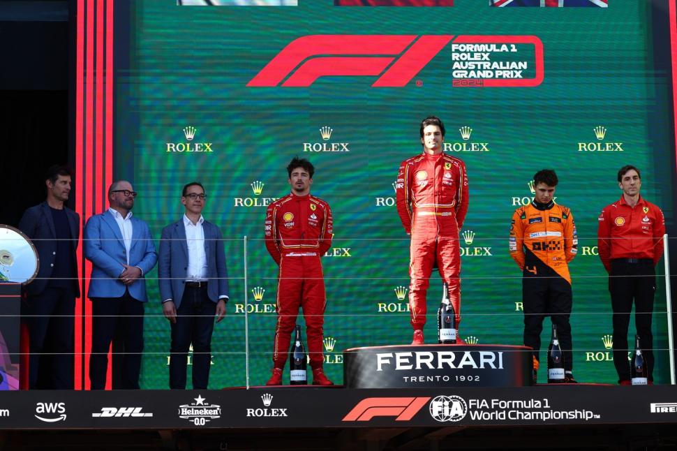 Carlos Sainz a câștigat Marele Premiu al Australiei la Formula 1! Abandon pentru Max Verstappen 893539