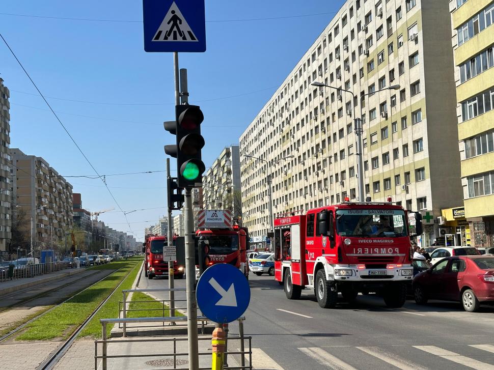 Incendiu puternic în cartierul Pantelimon din București! Zeci de persoane au fost evacuate 893557
