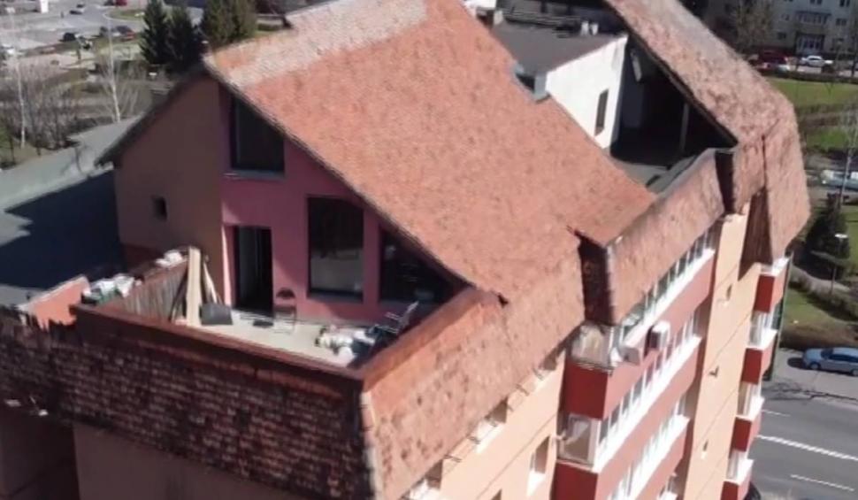 Motivul pentru care un român din Brașov și-a construit legal o casă pe bloc: "Priveliștea e foarte frumoasă” 894169