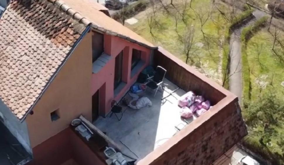 Motivul pentru care un român din Brașov și-a construit legal o casă pe bloc: "Priveliștea e foarte frumoasă” 894171