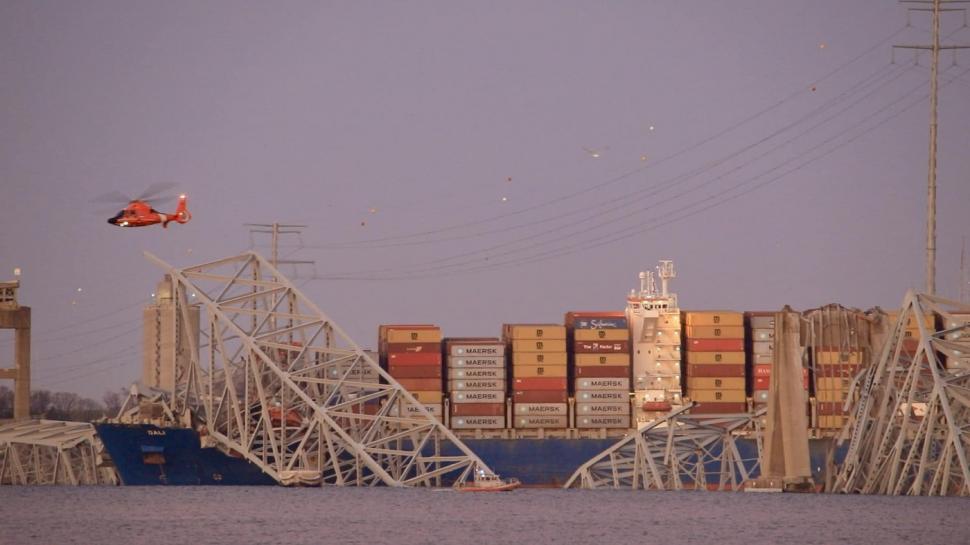 Căutări suspendate, după prăbușirea podului uriaș din Baltimore. Dispăruții sunt presupuși morți | Imaginile care arată amploarea dezastrului 894008