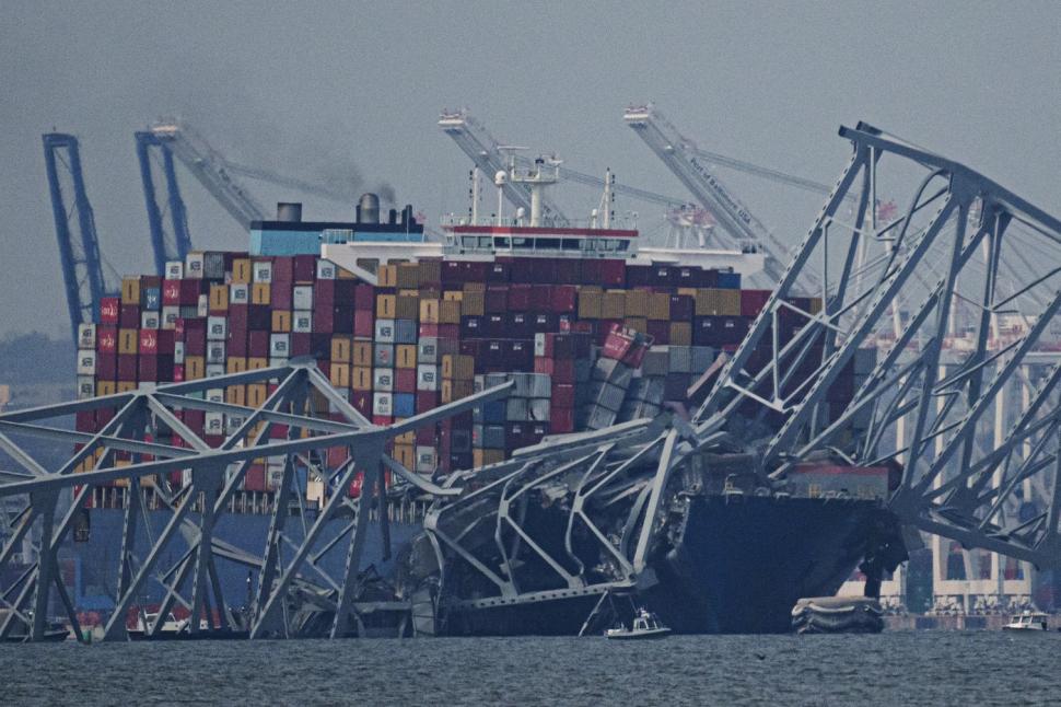 Căutări suspendate, după prăbușirea podului uriaș din Baltimore. Dispăruții sunt presupuși morți | Imaginile care arată amploarea dezastrului 894011