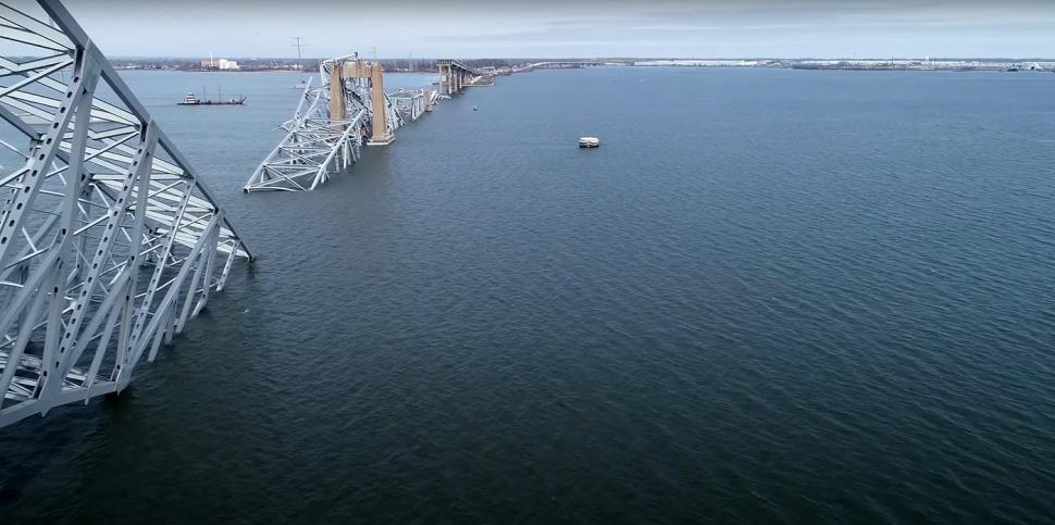 Căutări suspendate, după prăbușirea podului uriaș din Baltimore. Dispăruții sunt presupuși morți | Imaginile care arată amploarea dezastrului 894015