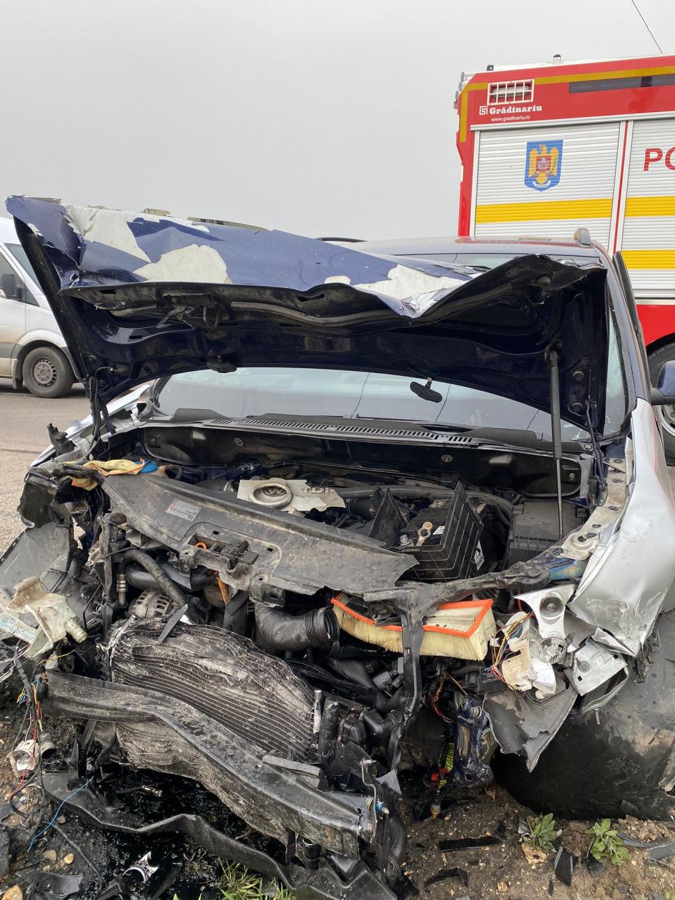 Accident rutier între trei maşini, pe DN3C, în Constanţa! Trei bărbaţi au ajuns la spital 894241