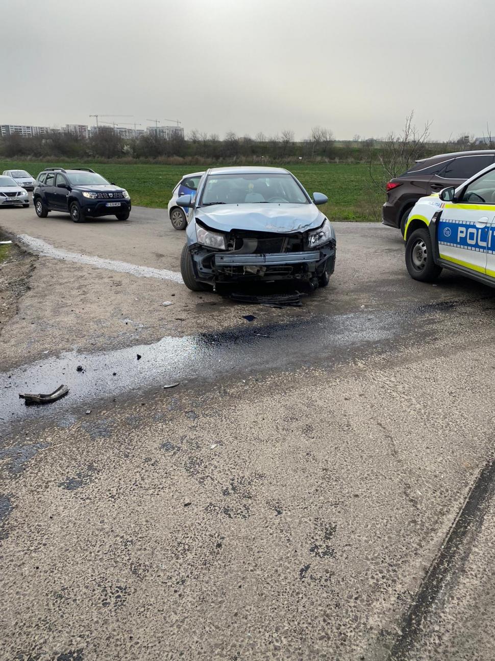 Accident rutier între trei maşini, pe DN3C, în Constanţa! Trei bărbaţi au ajuns la spital 894242