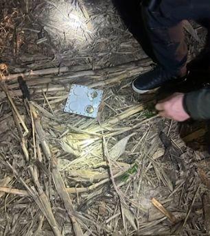 Primele imagini cu drona căzută lângă Brăila. Marcel Ciolacu: "După cum arată craterul, nu avea explozibil!" 894602