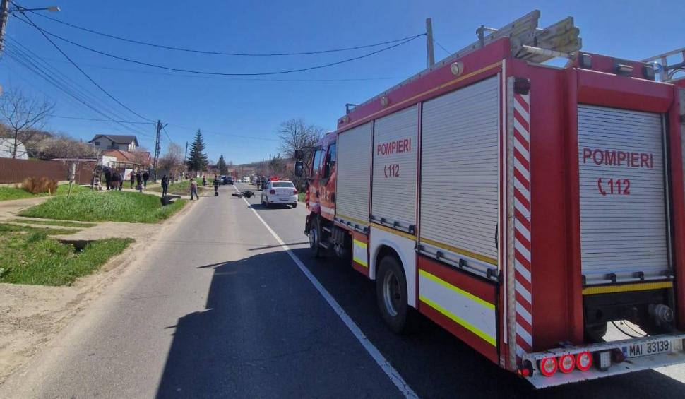 Un bărbat a murit pe loc după ce a intrat cu motocicleta într-un cap de pod, în Iași 894595