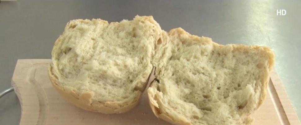 Pâinea care poate înlocui carnea. Costă 7 lei, a fost inventată de români şi satură rapid | Are brevet OSIM 894713