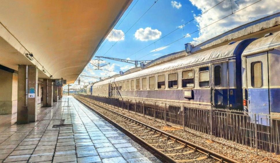 Reacţia unui englez care a călătorit peste 16 ore în cel mai vechi tren de noapte din România: "Oferă mult confort" 894941