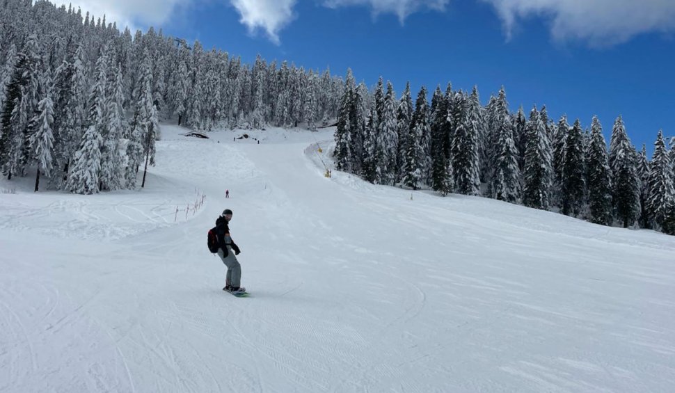 S-a închis sezonul de schi la Poiana Braşov. Starea pârtiilor s-a deteriorat accelerat
