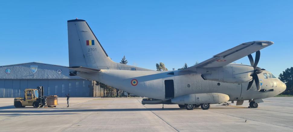 Incendiu uriaş într-o pădure de pin de lângă Târgu Ocna. Două avioane militare intervin pentru a stinge flăcările 895331